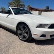 2010 V6 Convertible Ford mustang 