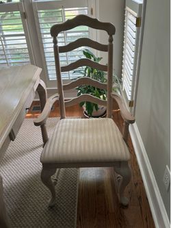 Solid Wood Dining Room Table + 6 upholstered chairs