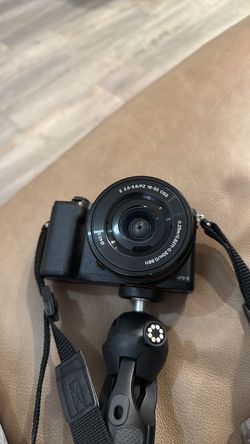 Sony a5100 Camera & Battery (Built in Flash)