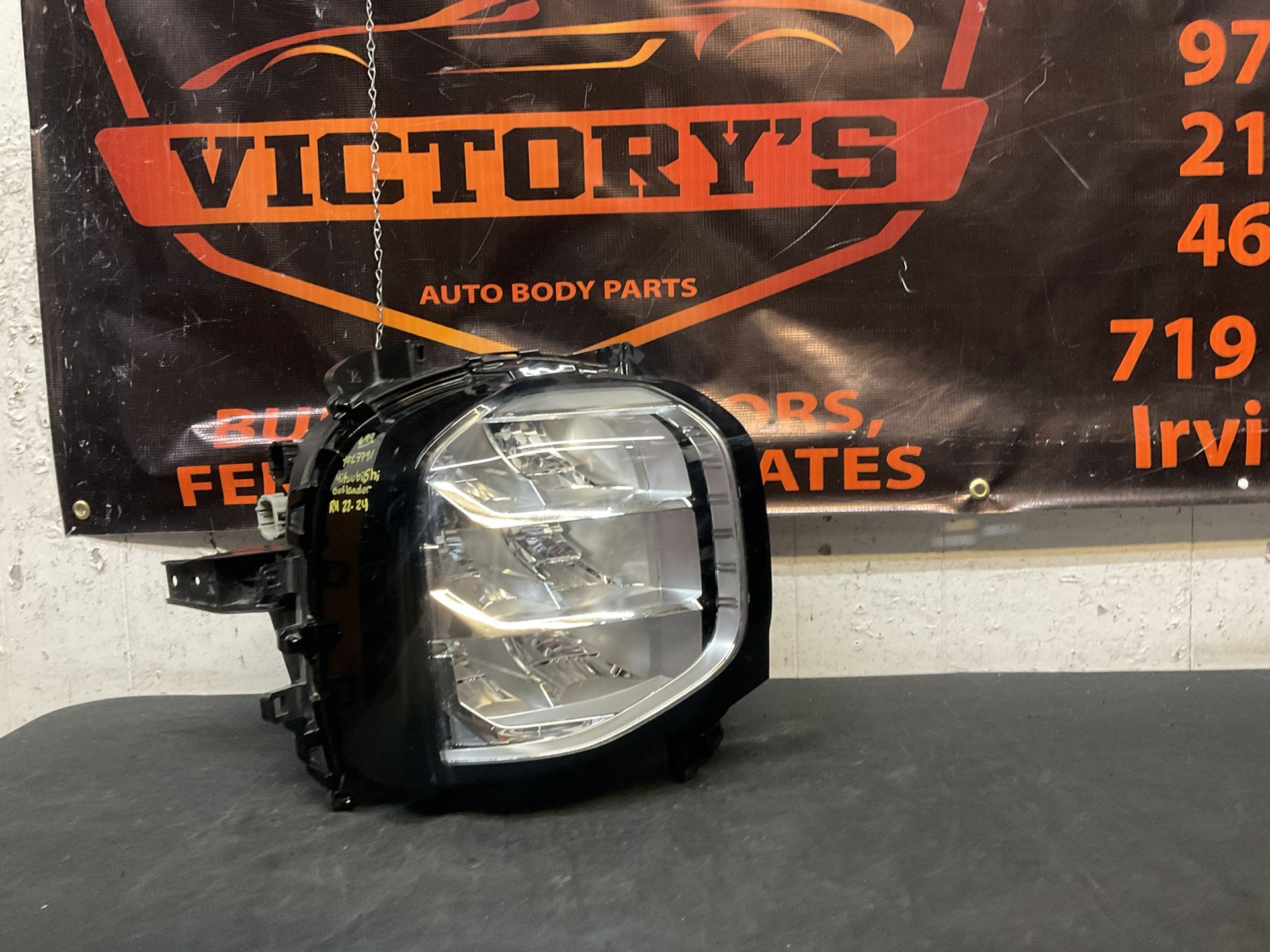 MITSUBISHI OUTLNDER 2022-2024 RH HEADLIGHT OEM