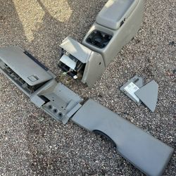02 Yukon center console Silverado sierra Suburban Tahoe 