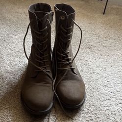 Excellent Condition Ladies Boots Size 10