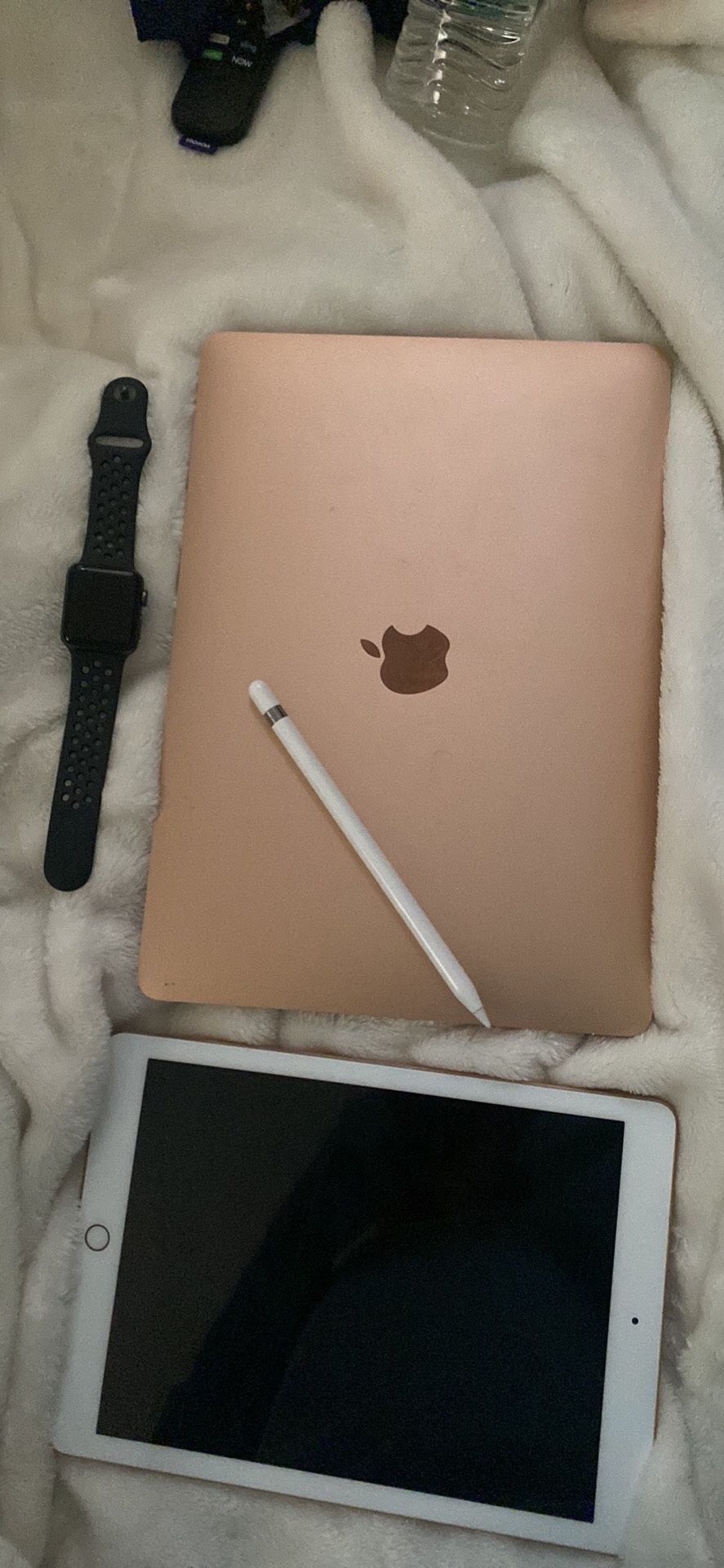 Apple Product( iPad ,watch,pencil,iPad)