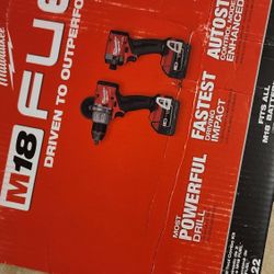 Milwaukee Drill Set 