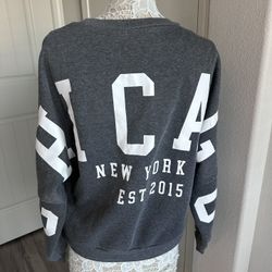 Women’s Chicago Sweatshirt! (Size L)
