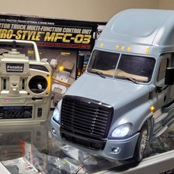 Built Tamiya R/C 1/14 Cascadia Freightliner + MFC-03 LED Sound Unit +Futaba T4YF