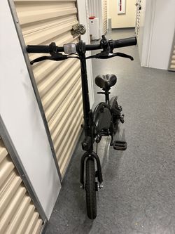 Selling: Jetson Bolt Electric Bike – $200
