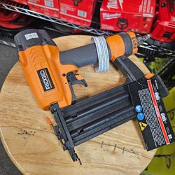 RIDGID 18G PNEUMATIC FINISH NAILER