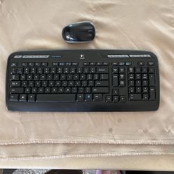 Logitech MK320 Cordless Keyboard Mouse Combo