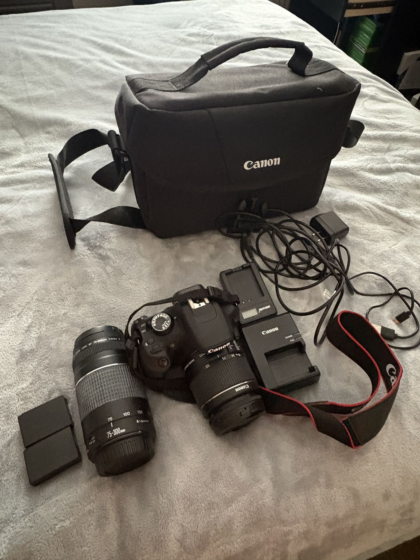 Canon T5 With Lots Of Accessories 