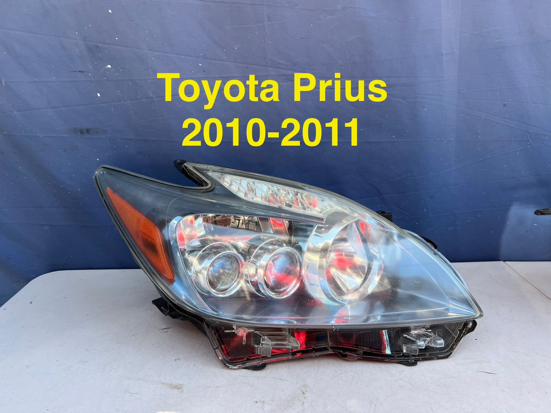 2010-2011 Toyota Prius Headlight OEM 