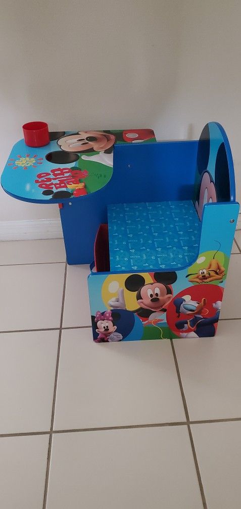Kids Mickey Mouse Desk (Pickup Only)