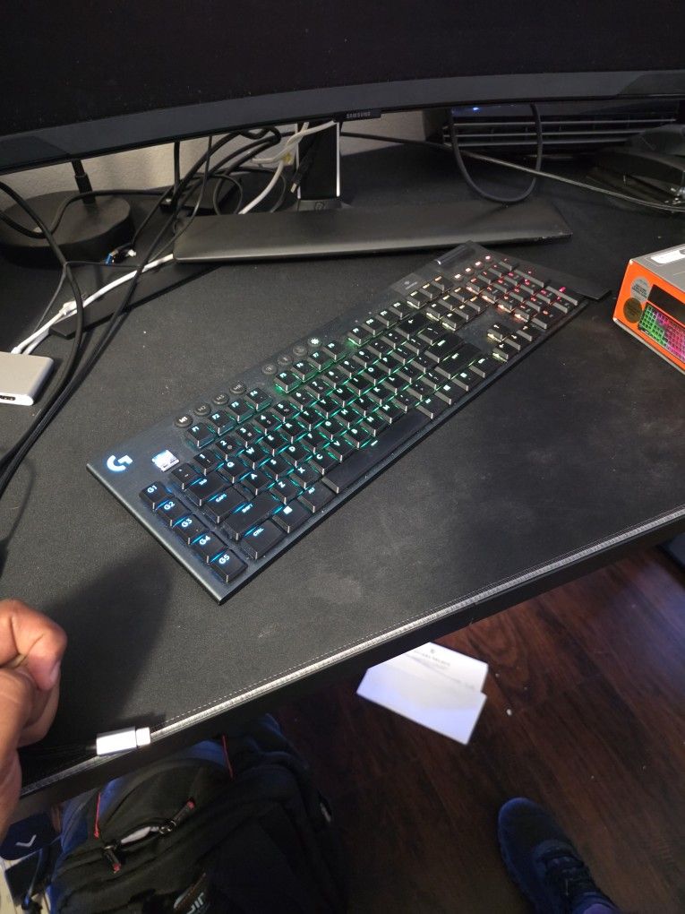 G915x Lightspeed Wireless Gaming KEYBOARD