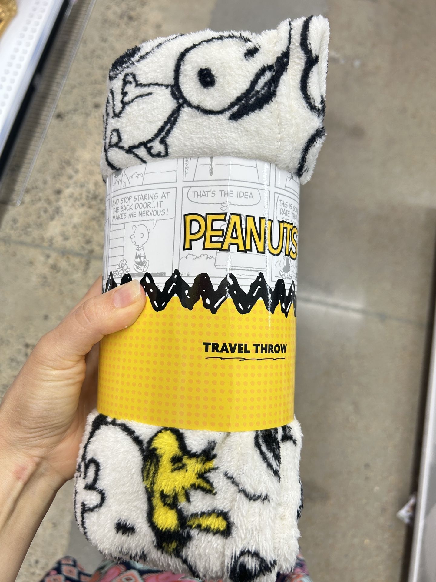 NWT Peanuts silk touch throw 