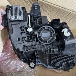 2019/2021 Mercedes Benz OEM  Headlight Left Side 