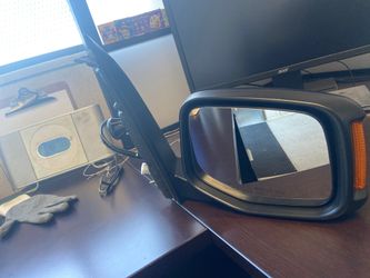 New side mirror with signal