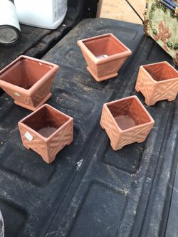 Approximately 3x3 to 5x5