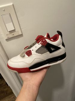 Jordan 4 fire red size 5.5 