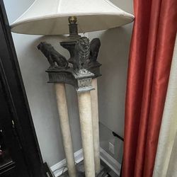 Cambridge Floor Lion Lamp And Table 