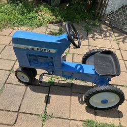 VINTAGE ERTL, FORD TW20 PEDAL TRACTOR,
