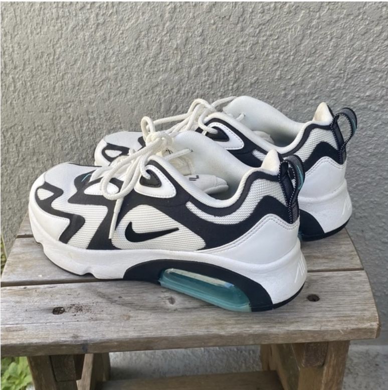 Nike AirMax 200 Sneakers