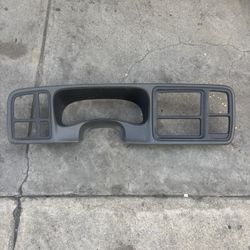 03/07 Bezel Silverado