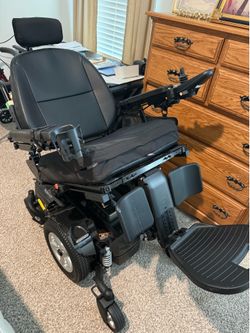 Electric chair only 4 months old and $10k new