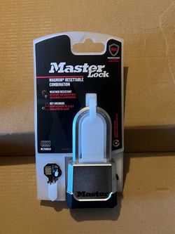 Master Lock heavy-duty outdoor combination lock