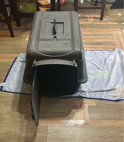 Medium Gray Dog Cage