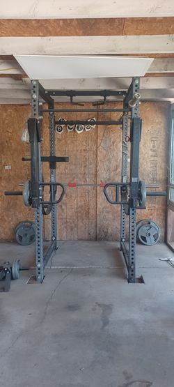 Silver Titan Series Power Rack With Attatchments