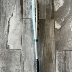 B5 Easton Baseball Bat 33 Inch