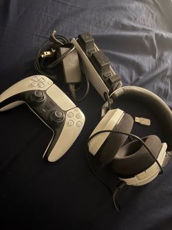 controller, headset, charger stand Ps5