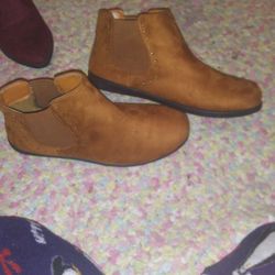Ladies Size 7 Burnt Orange Suede Boots Never Worn