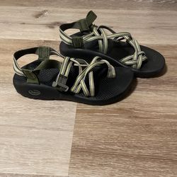 Women’s Size 8 Chacos
