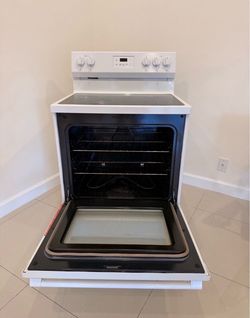 Oven w Glass Cooktop / Free Standing Range