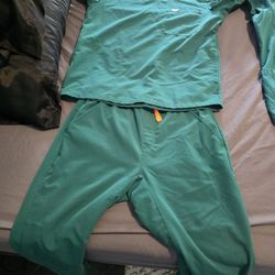 Fig scrubs Green  Size Small 