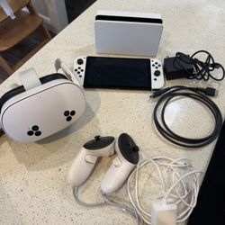 Meta Quest 3s Batman & Nintendo Switch OLED Mario Kart 8 Bundle