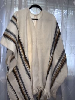 Poncho new white and brown