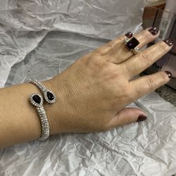 Set Bracelet/ Ring Size 10’