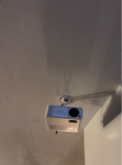 Small projector OSQ O-410 with Bluetooth connectivity & mount