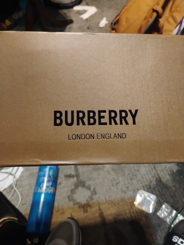 BURBERRY SLIDES 350 NEW