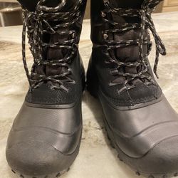 Goodfellow &Co. Snow Boot - Size 9