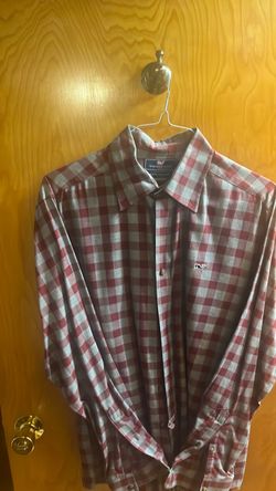 Men’s size L Vineyard Vines button down shirt