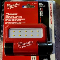 Milwaukee Rover USB Pivioting Flood Light 