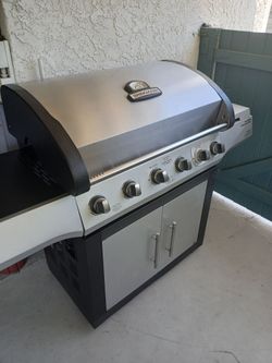BBQ GIRL BY BRINKMANN 6 Burners Stanlles Steel Havy Duty Super Clean ready to use