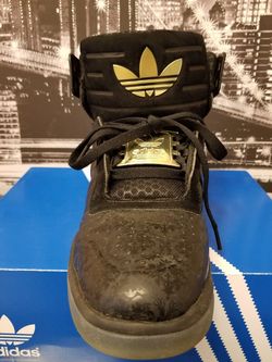 Adidas High Trophy Size 9