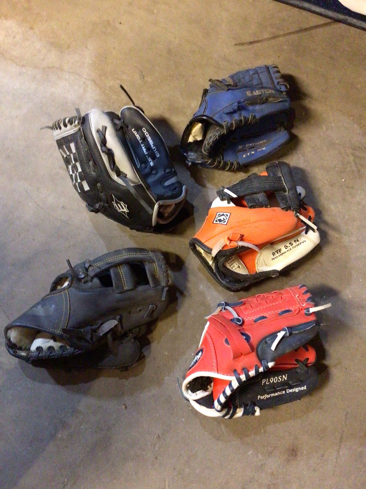 BASEBALL GLOVES MITTS SMALL CHILD KID SIZE