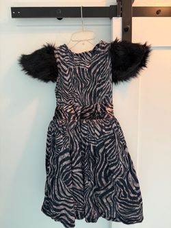 Chasing firefly Halloween girls costume size 8 to 10