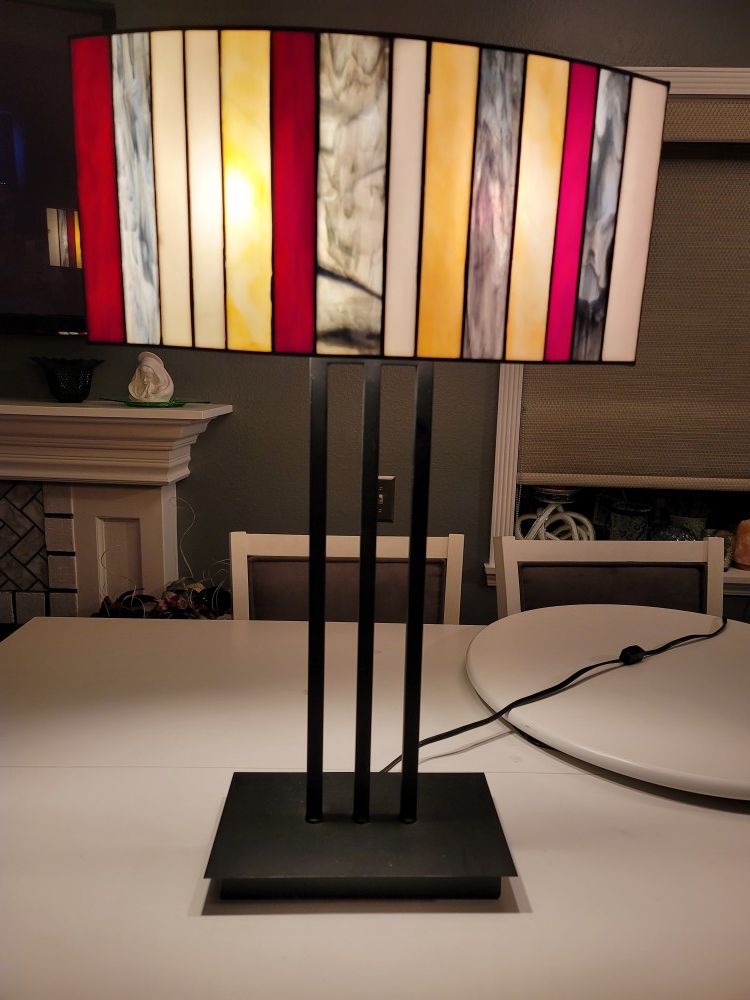 Stain glass table lamp