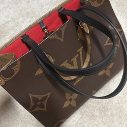 OnTheGo MM Louis Vuitton Handbag